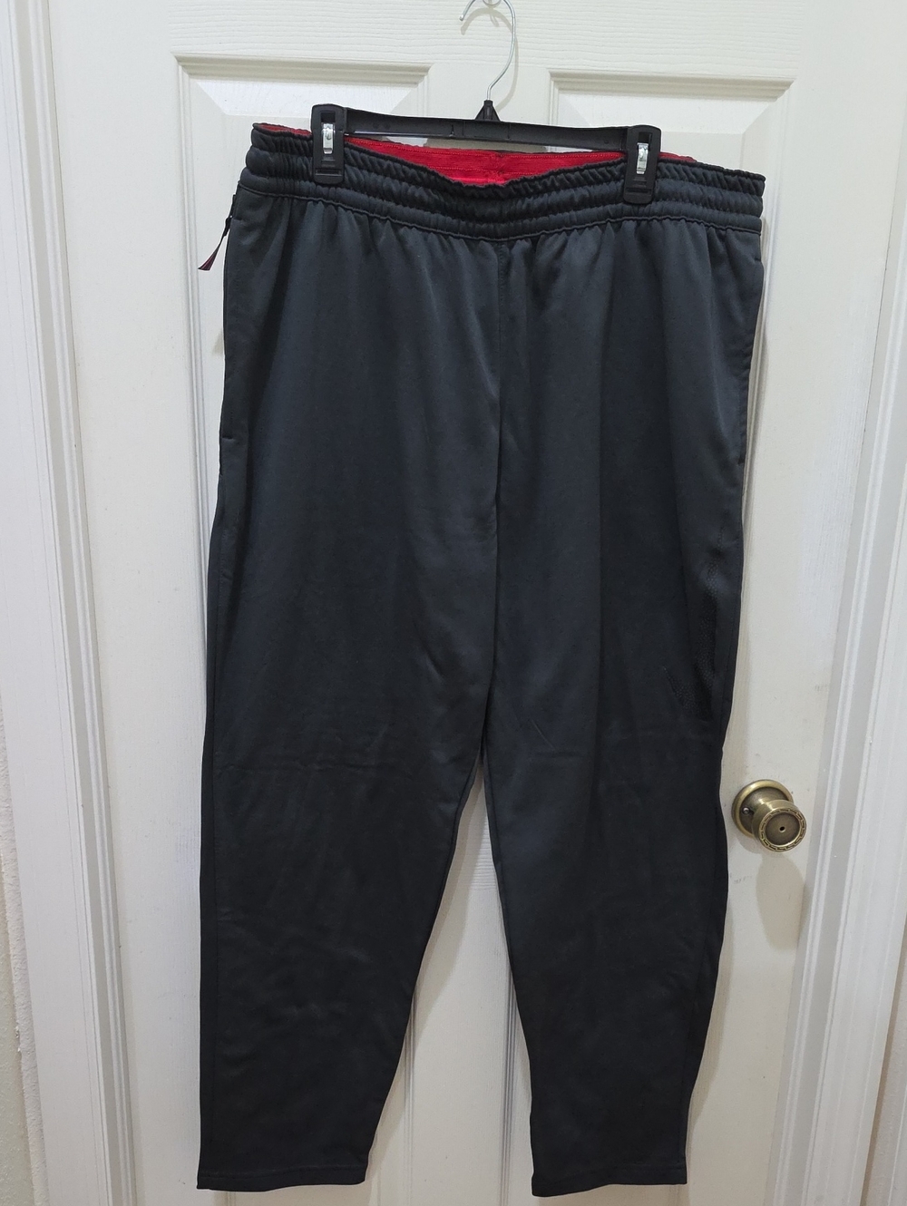 NIKE Men's Grey Standard Fit Workout/Jogger Pants Brand NEW
